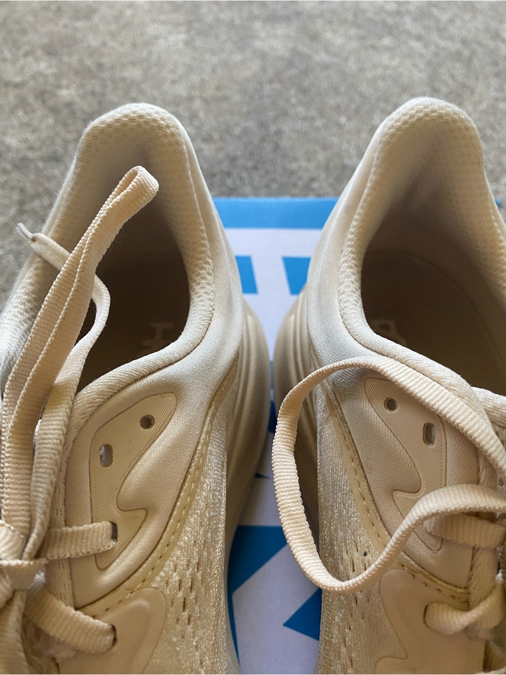 Women’s Hoka Bondi 9 - Picture 8 of 10